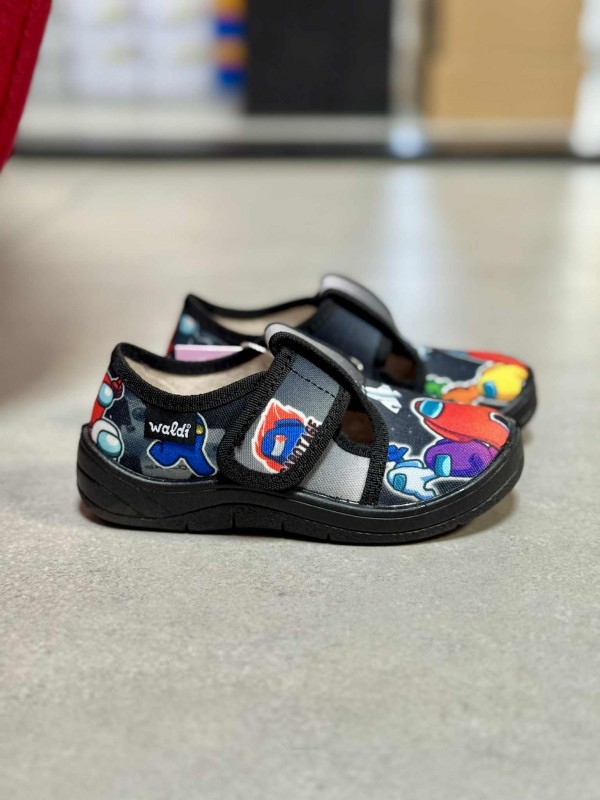 ДИТЯЧІ ТАПОЧКИ WALDI BLACK AMONG